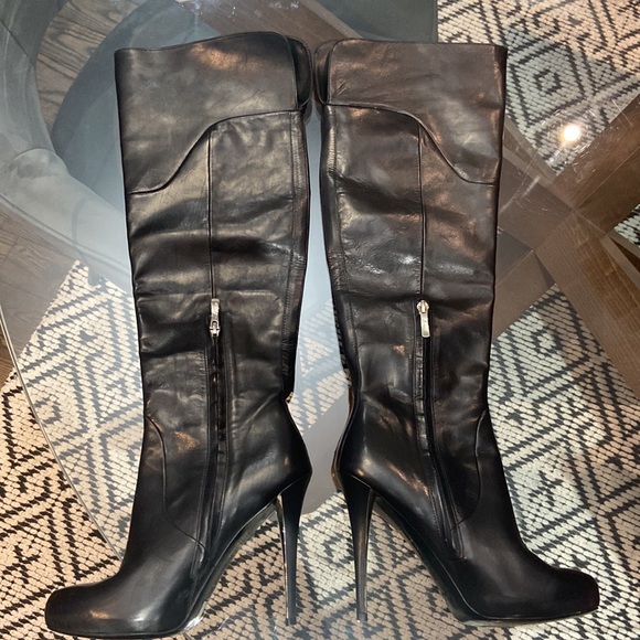 Marciano knee high leather boots in size 7.5 - Picture 3 of 4